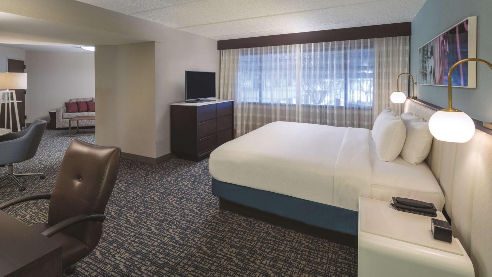 Doubletree By Hilton Austin Northwest - Arboretum Exterior photo